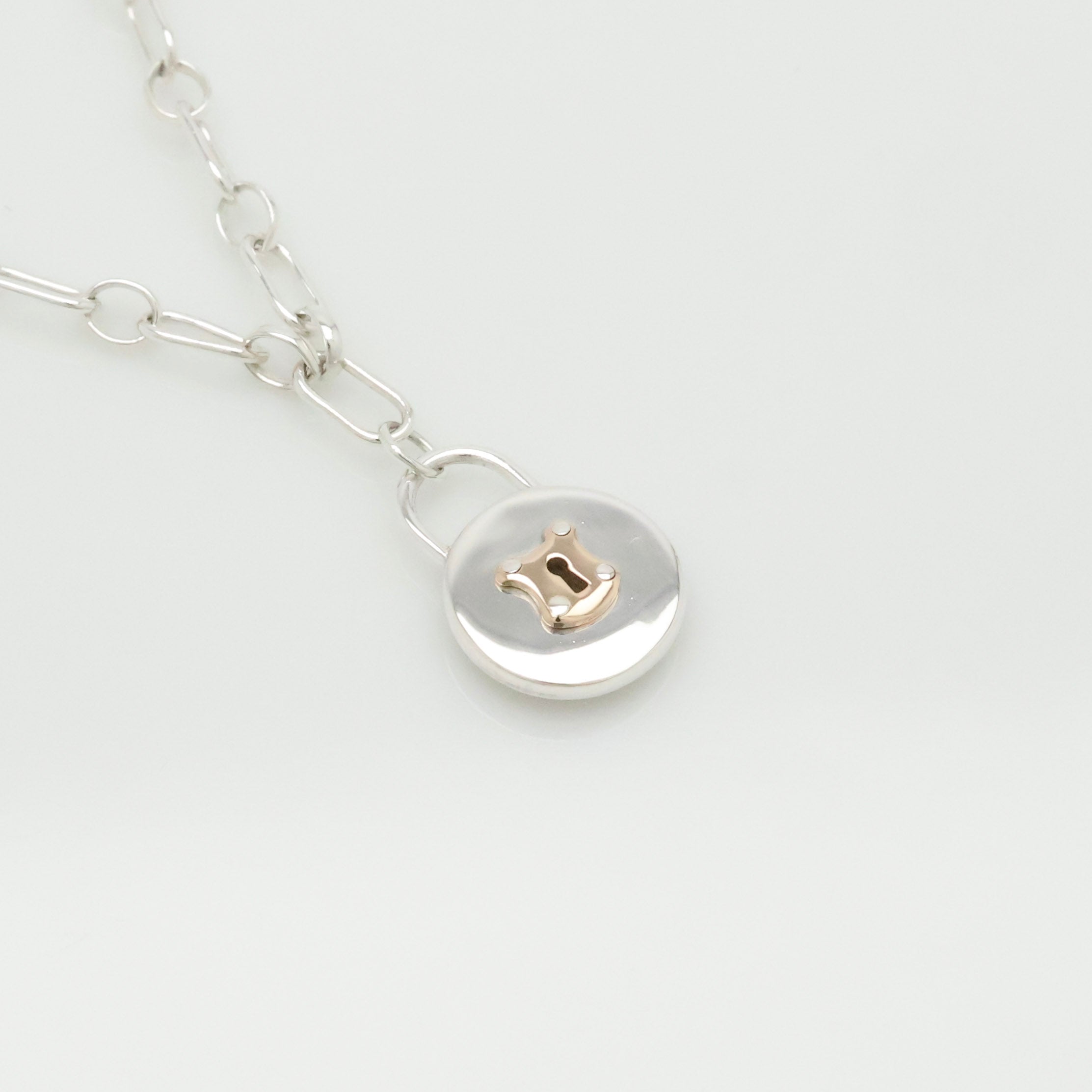 TIFFANY&Co. ラウンド キーホール オーバル リンク チェーン ブレスレット