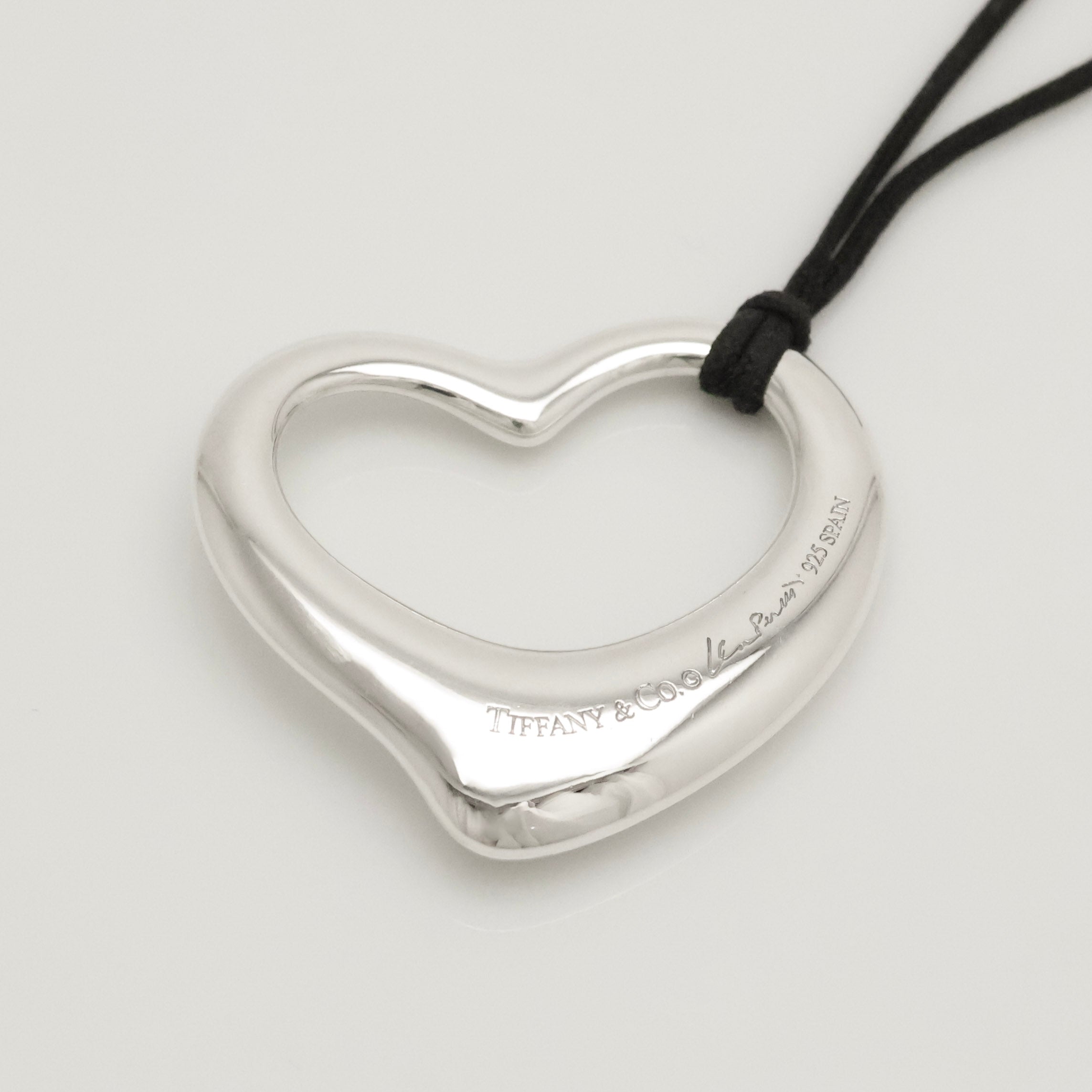 TIFFANY&Co. オープンハート 36mm シルクコード エルサペレッティ ネックレス AG925
