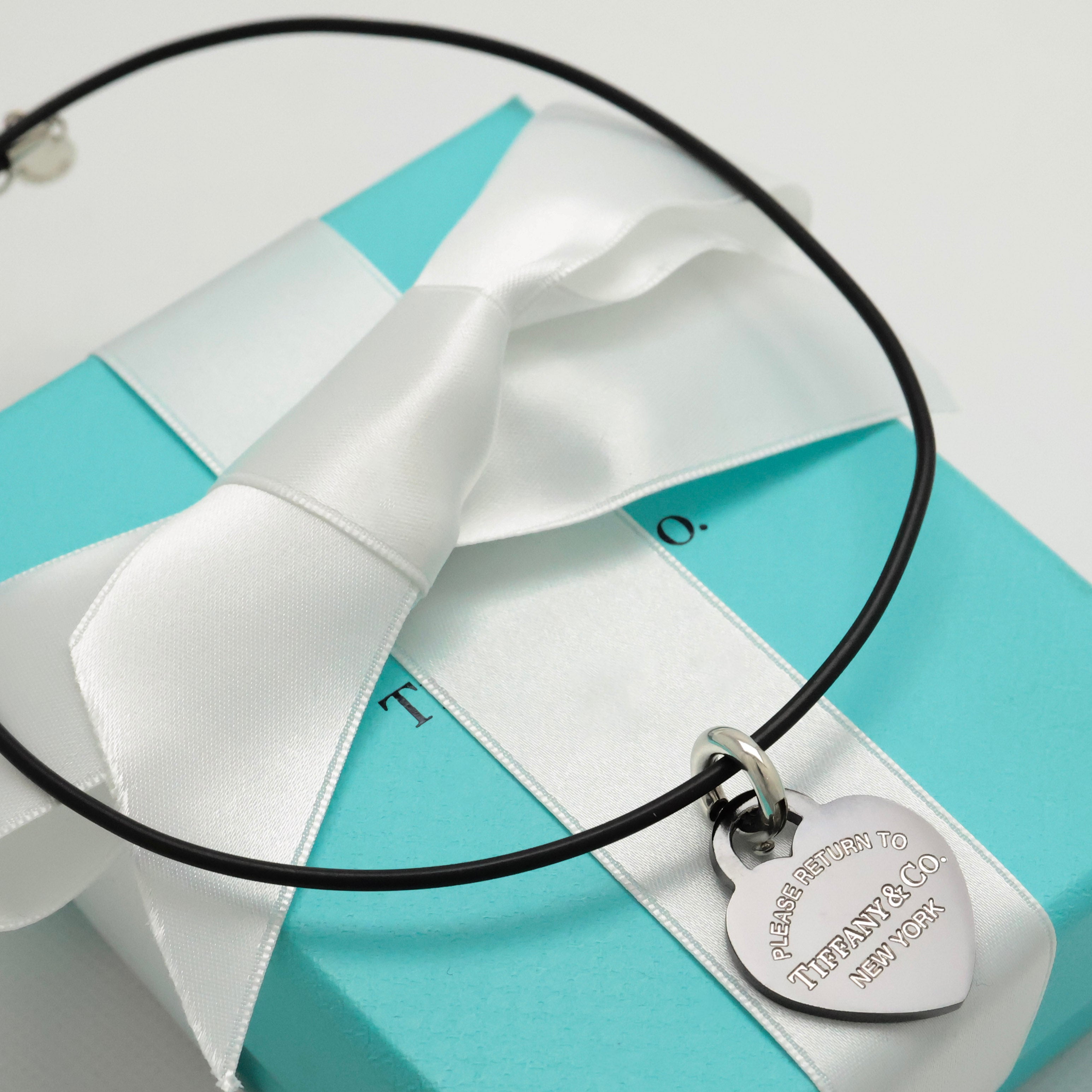 TIFFANY&Co. リターントゥ ティファニー ハート タグ ブラック チタン ラバー コード ネックレス AG925