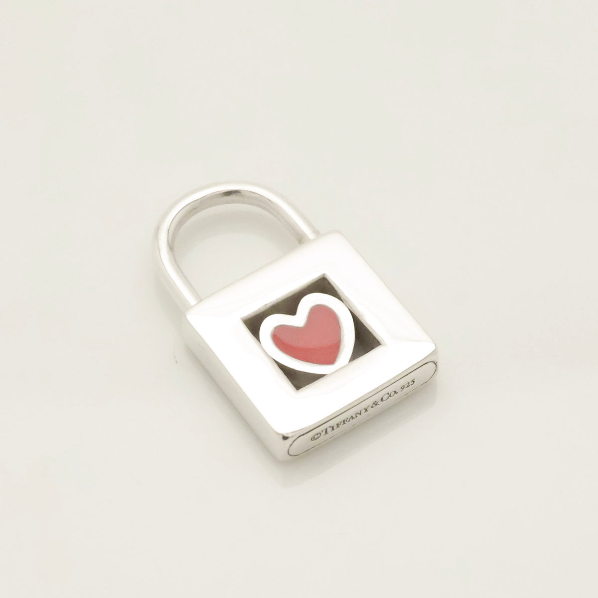 TIFFANY&Co. カデナ ロック レッド エナメル ハート ネックレス AG925