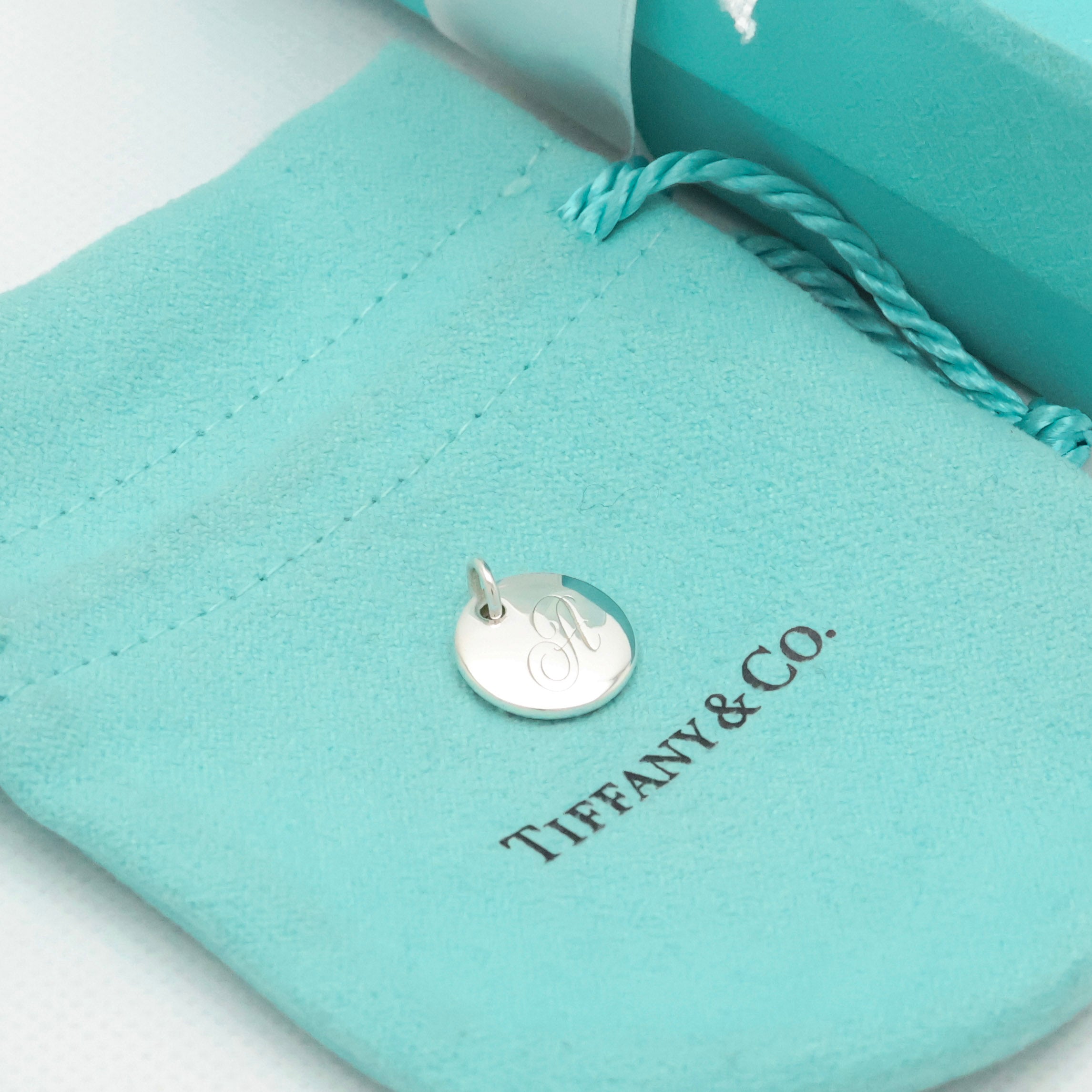 TIFFANY&Co. ノーツ レター アルファベット イニシャル A ディスク チャーム AG925