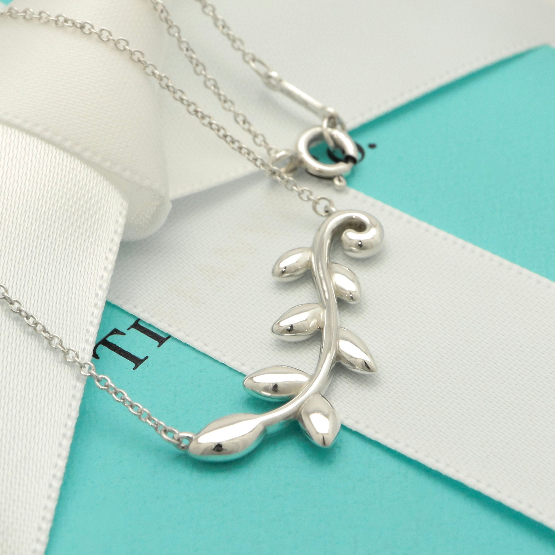 Tiffany & Co. Picasso Olive Leaf Vine Necklace Sterling Silver 925