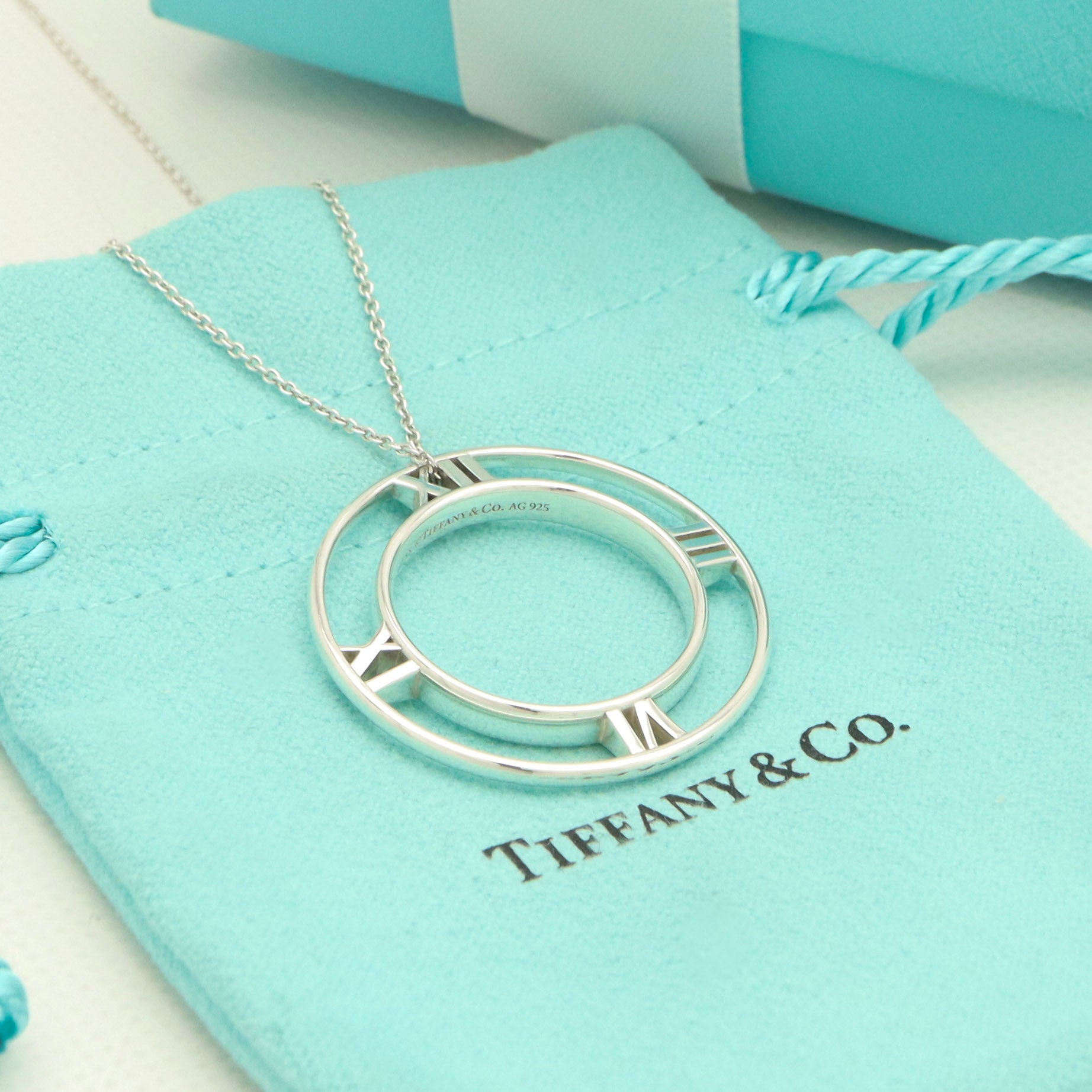 TIFFANY&Co. オープン アトラス メダリオン サークル ネックレス AG925