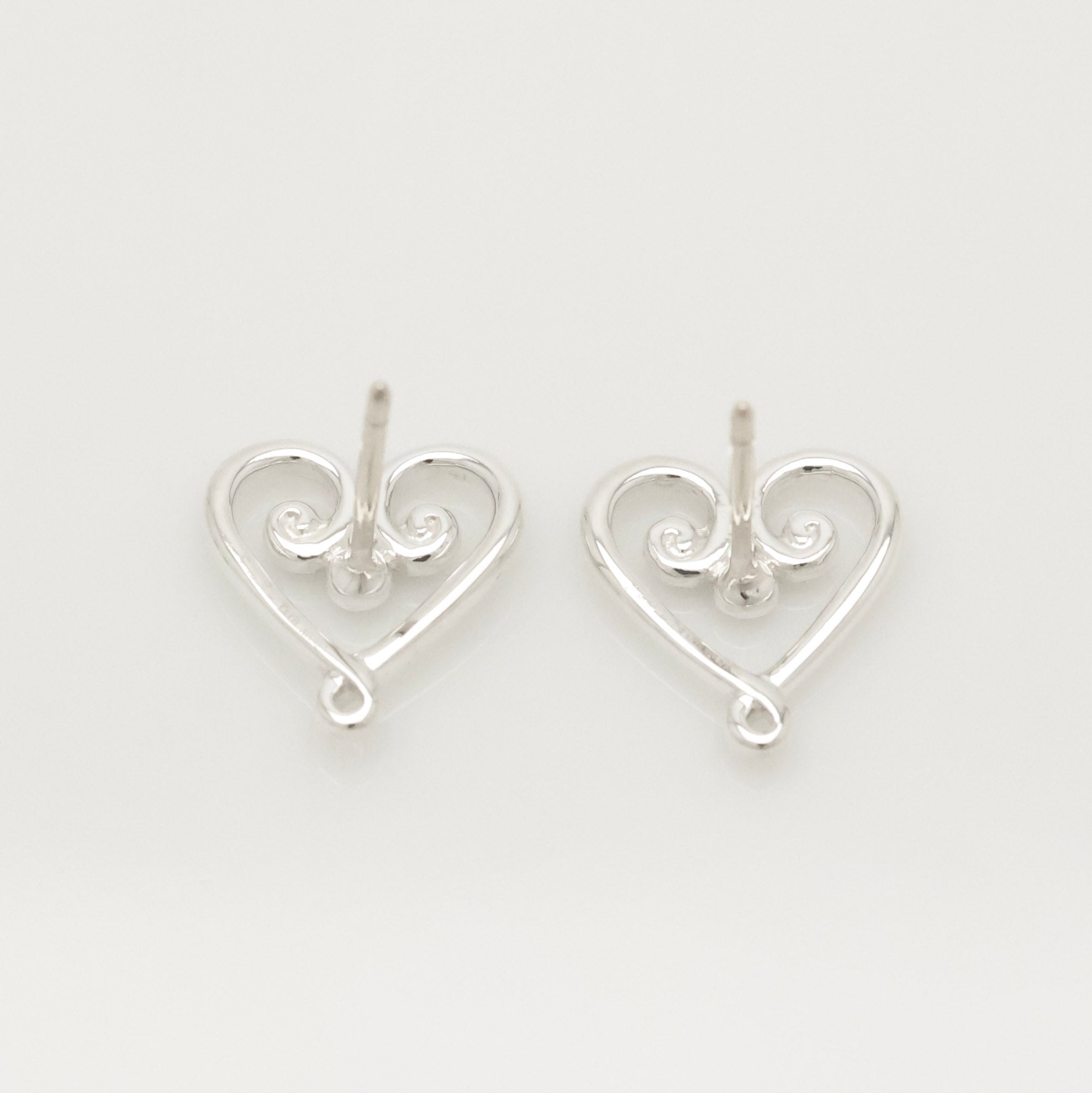 TIFFANY&Co. ヴェネチア ゴルドーニ ハート スタッド ピアス AG925