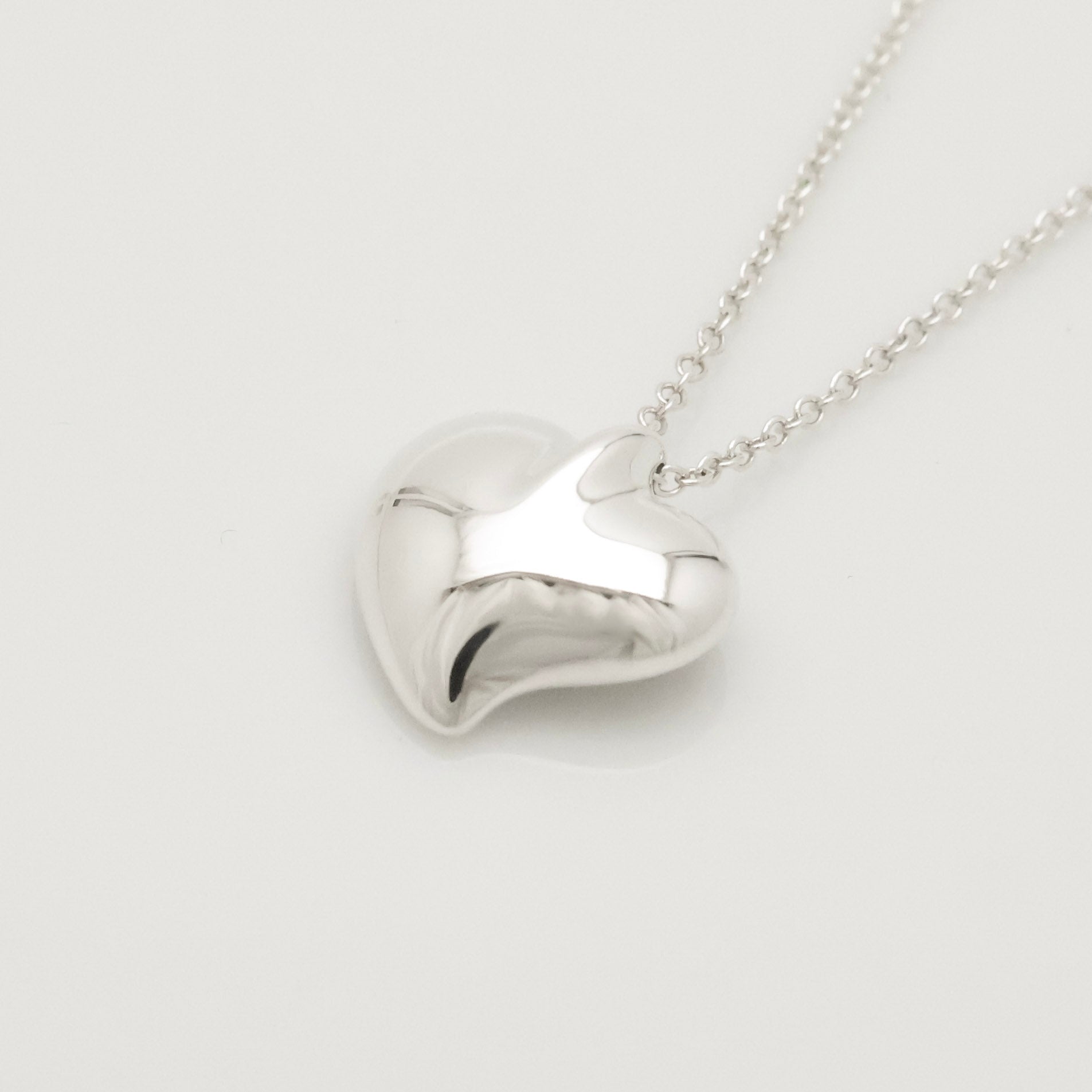 TIFFANY&Co. カーブド ハート エルサペレッティ ネックレス AG925