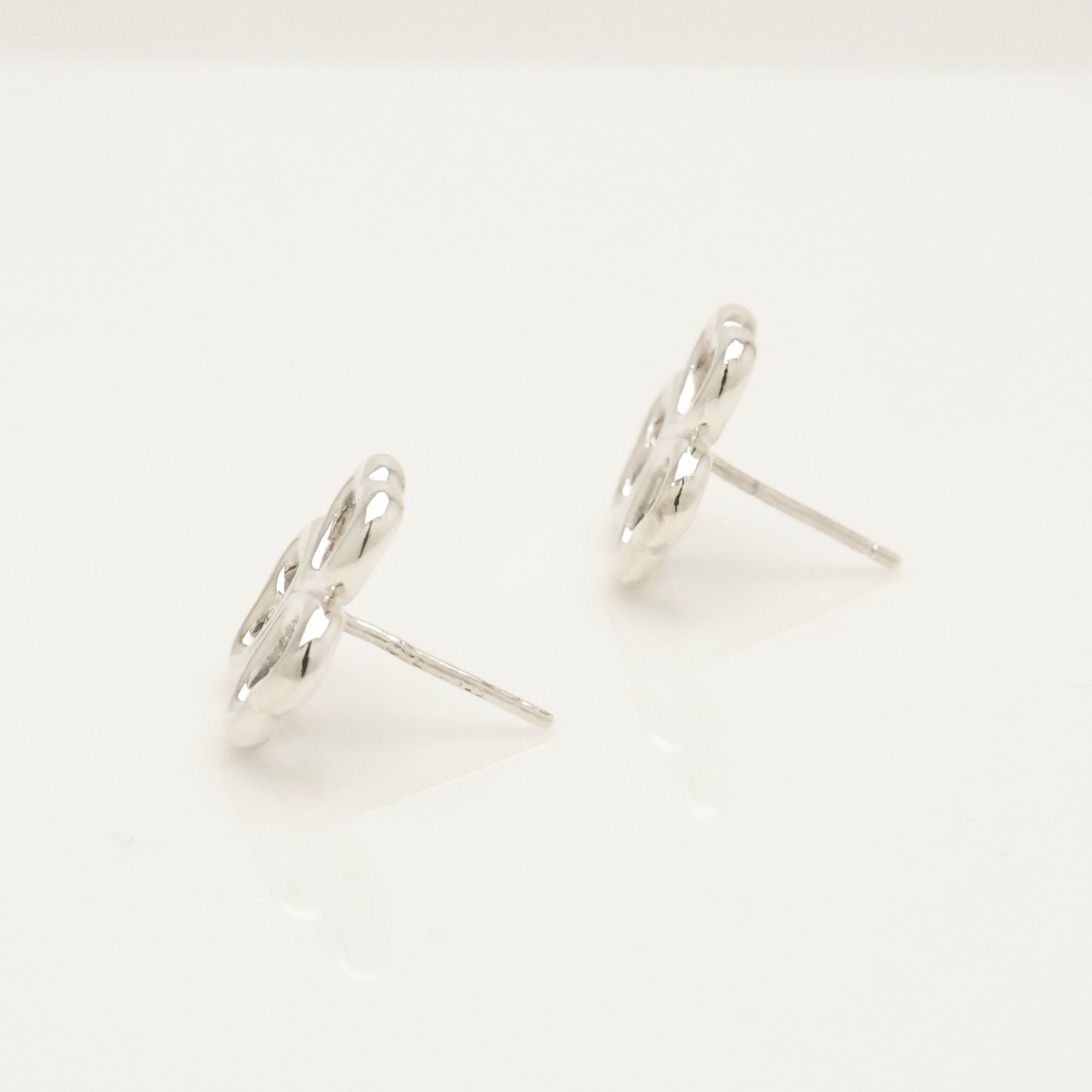 TIFFANY&Co. 3 ハート クローバー スタッド ピアス AG925