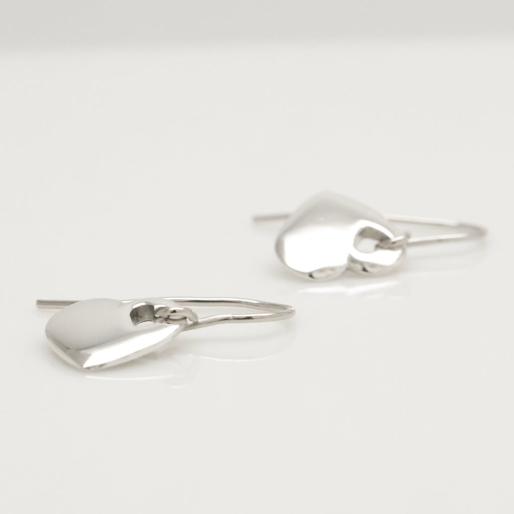 TIFFANY&Co. 2 ハート ステンシル カットアウト フック ピアス AG925