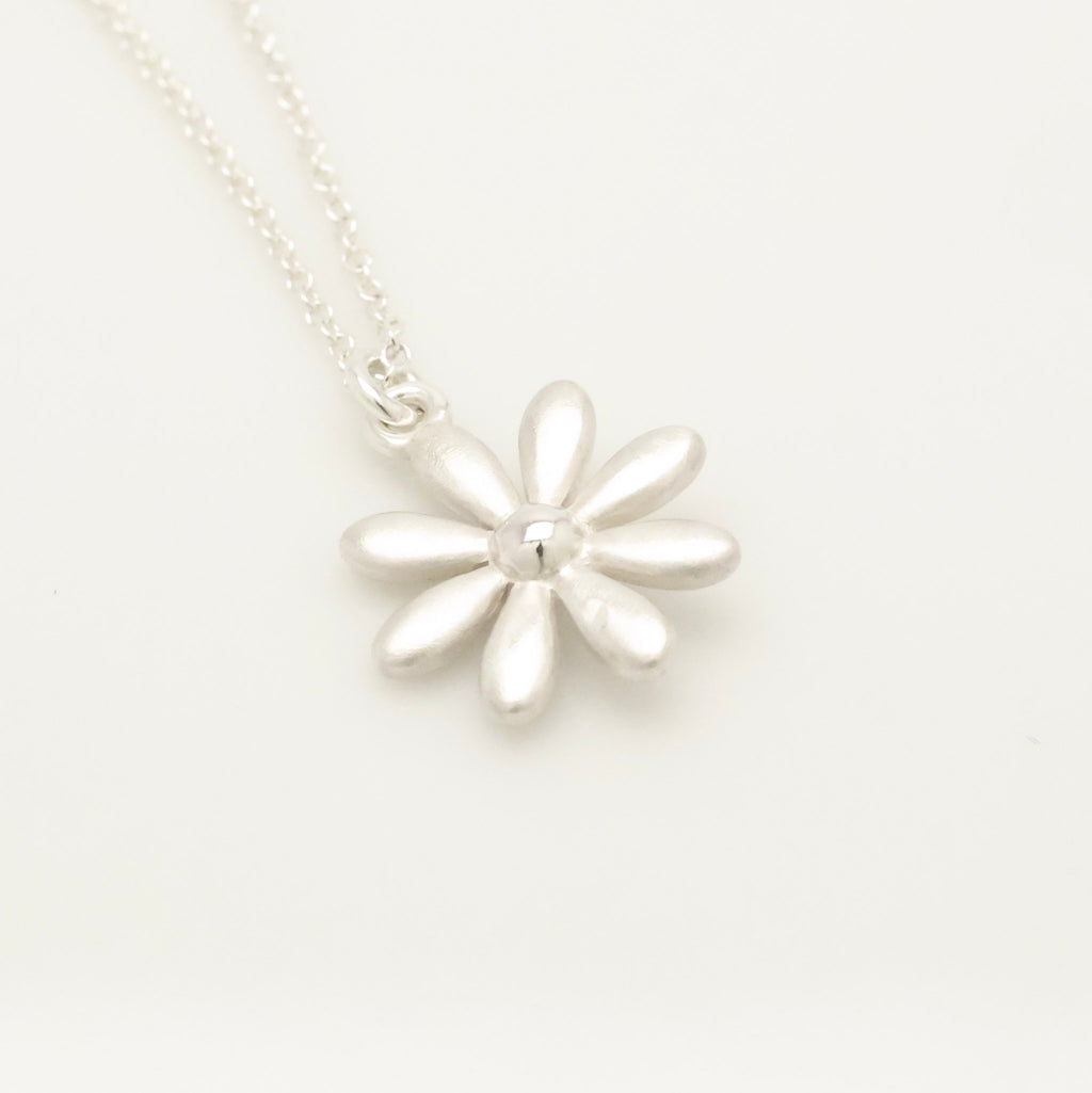  Tiffany & Co. Daisy Flower Necklace Pendant  Sterling Silver 925