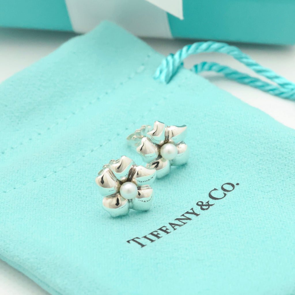 TIFFANY&Co. フラワー パール スタッド ピアス AG925