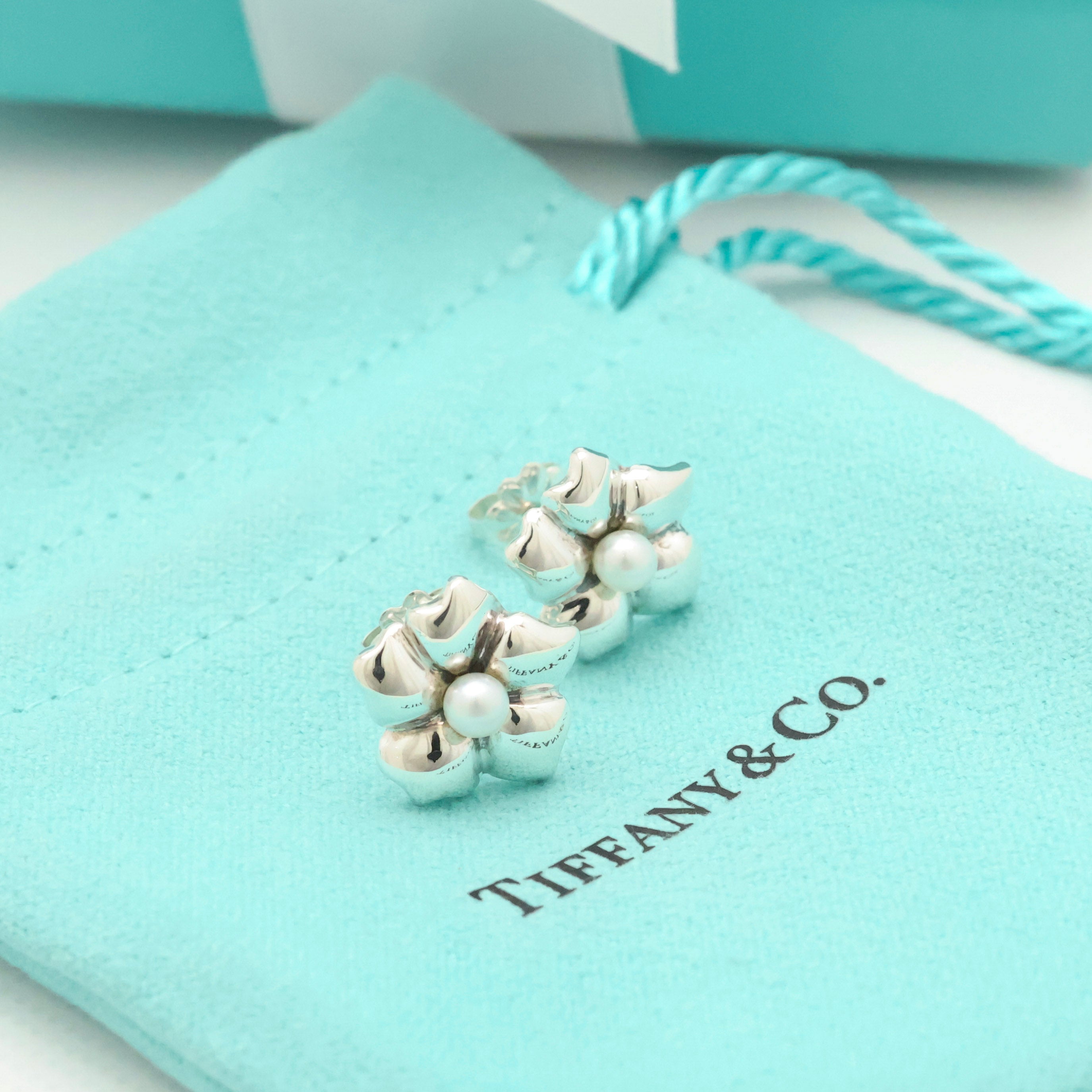 TIFFANY&Co. フラワー パール スタッド ピアス AG925