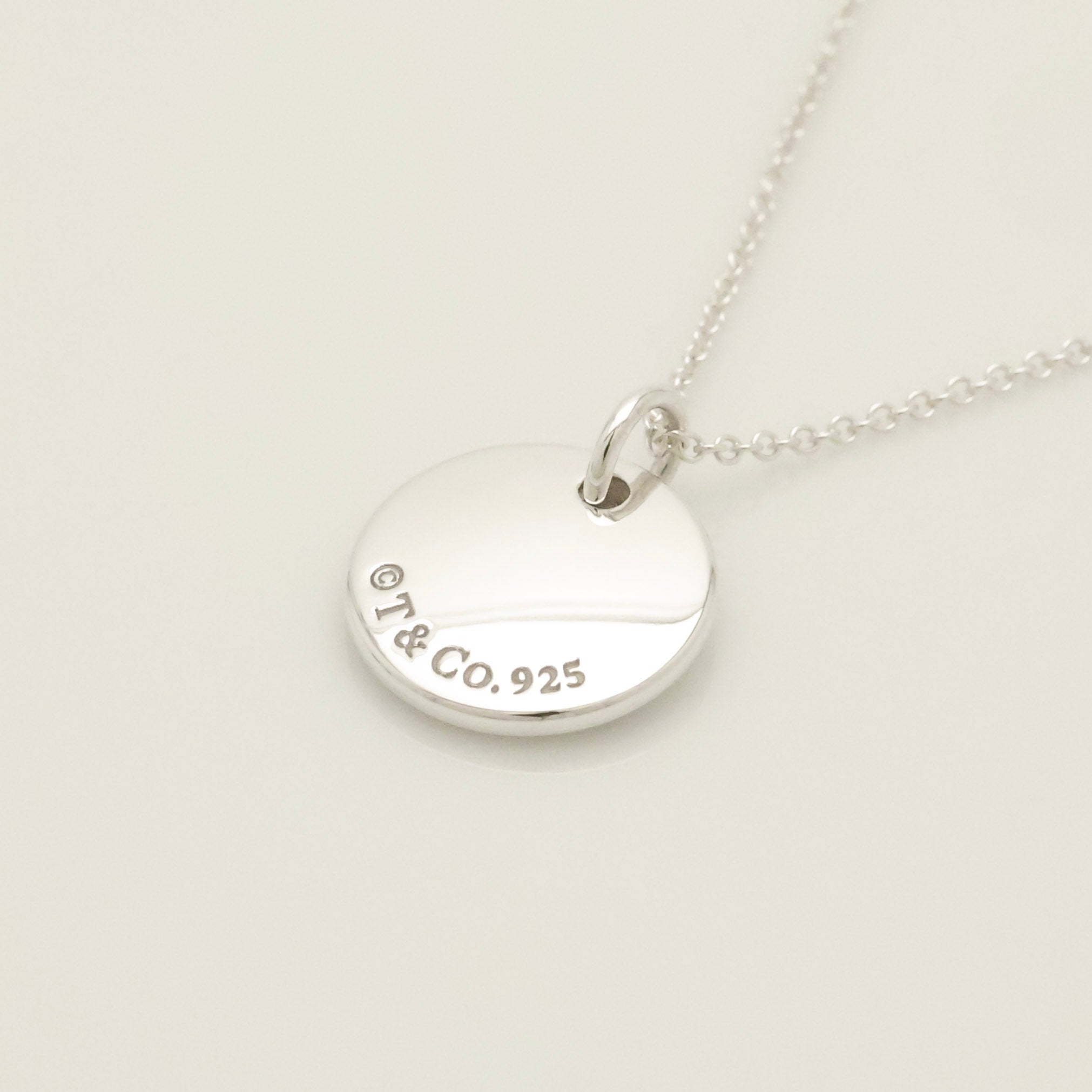 TIFFANY&Co. ノーツ レター ラウンド イニシャル M ディスク ネックレス AG925