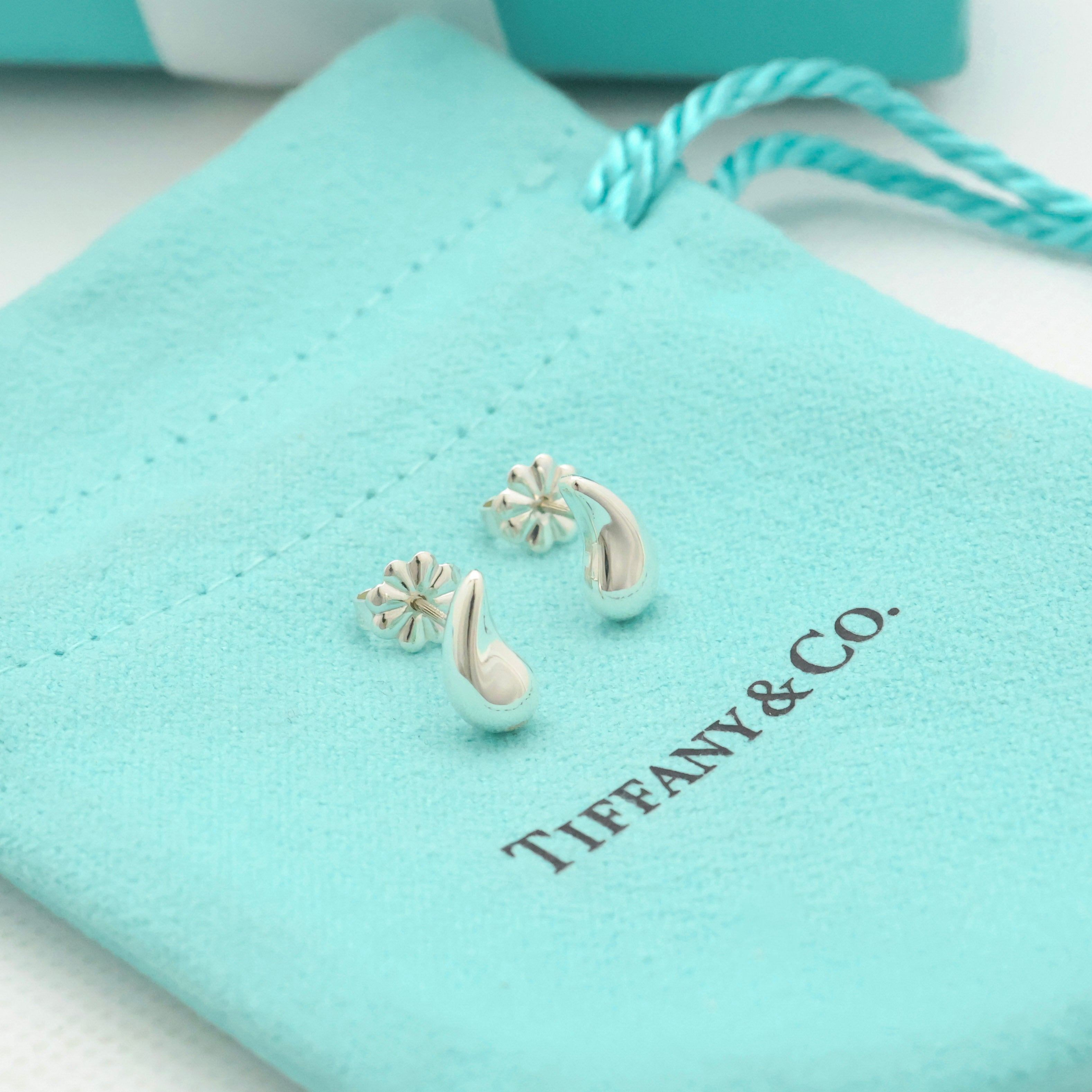 TIFFANY&Co. ティアドロップ エルサペレッティ スタッド ピアス AG925