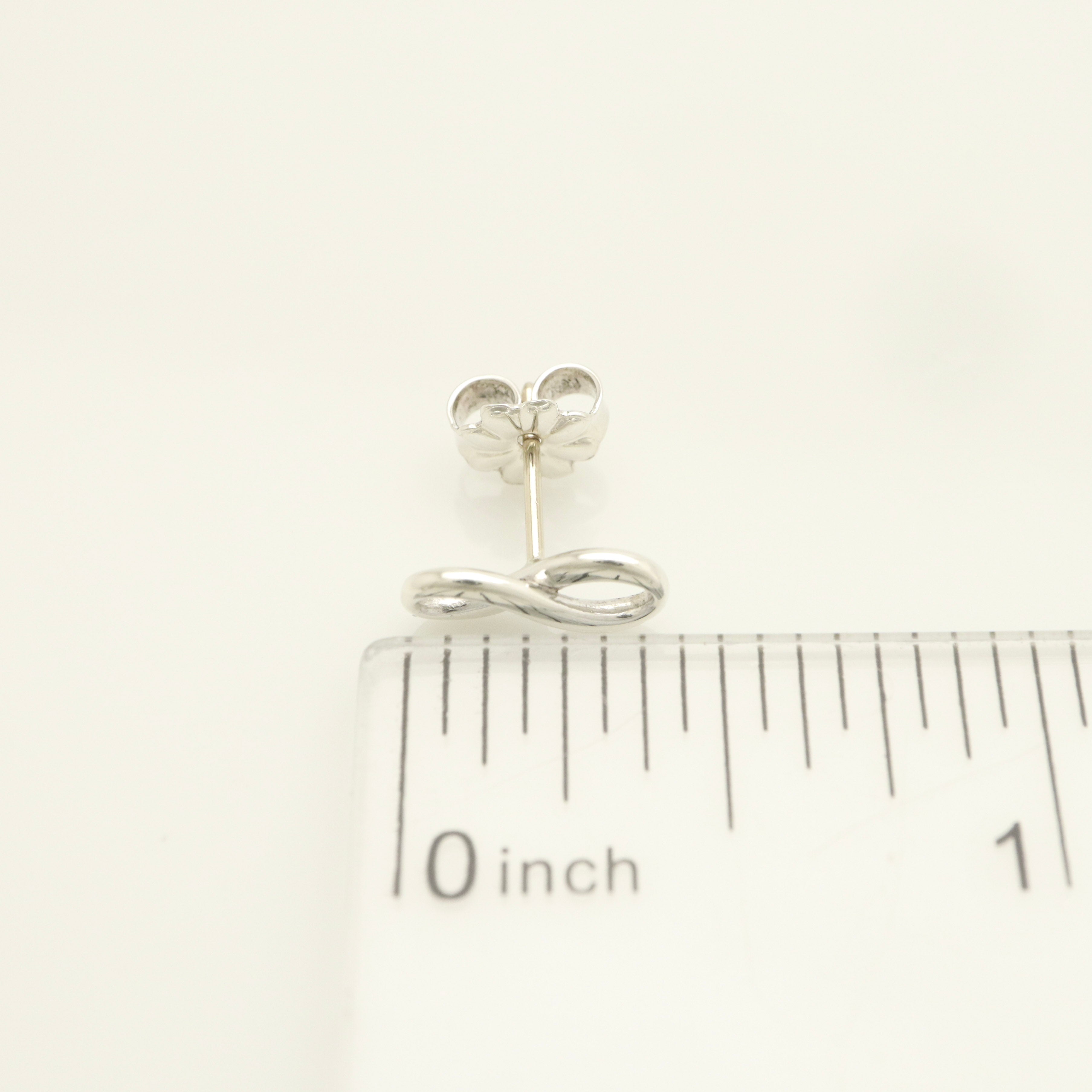 TIFFANY&Co. インフィニティ スタッド ピアス AG925