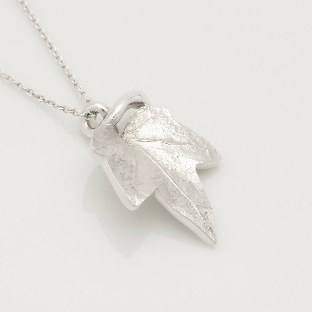 TIFFANY&Co. メイプル リーフ ネックレス AG925