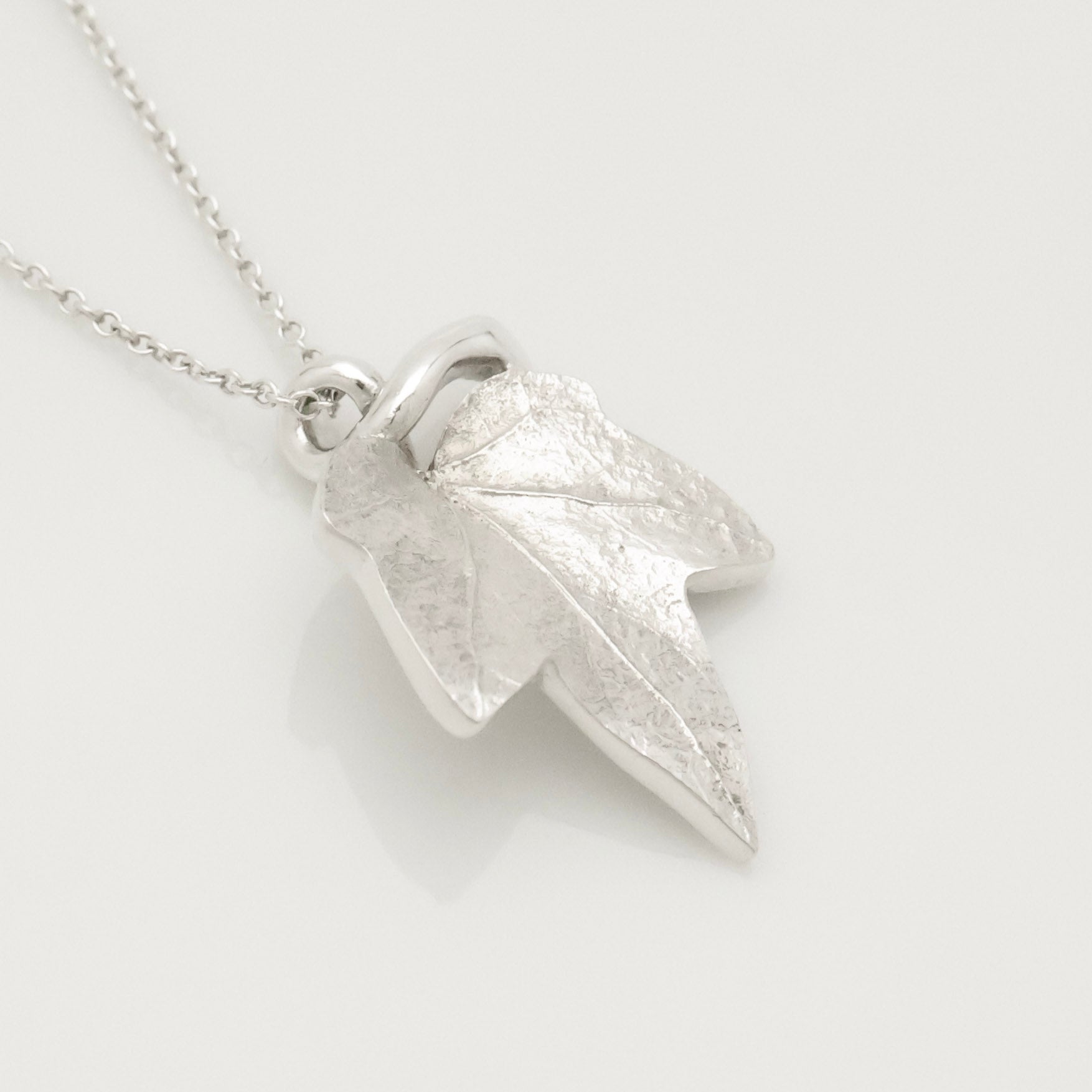 TIFFANY&Co. メイプル リーフ ネックレス AG925