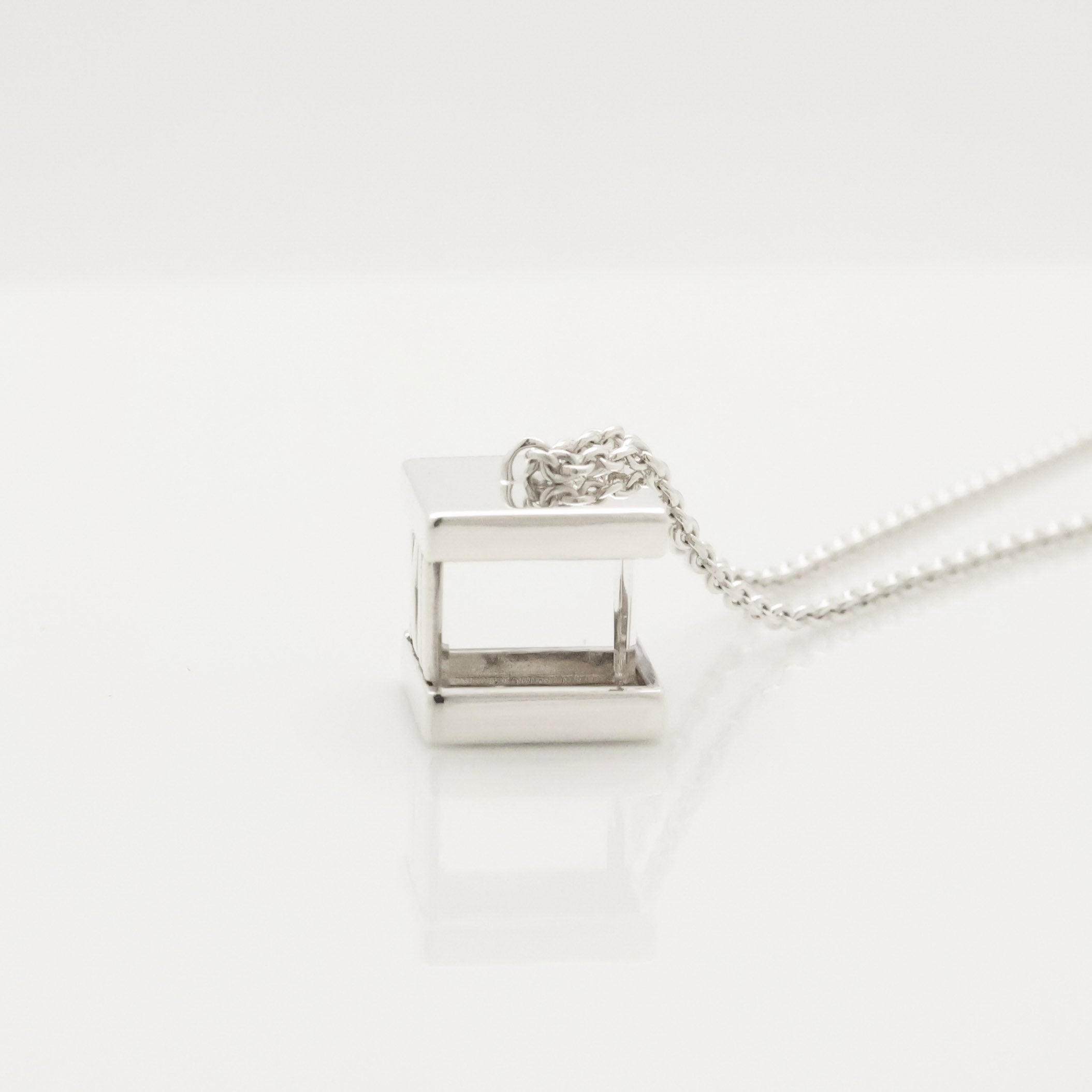 Tiffany & Co. アトラス キューブ クリスタル ネックレス AG925