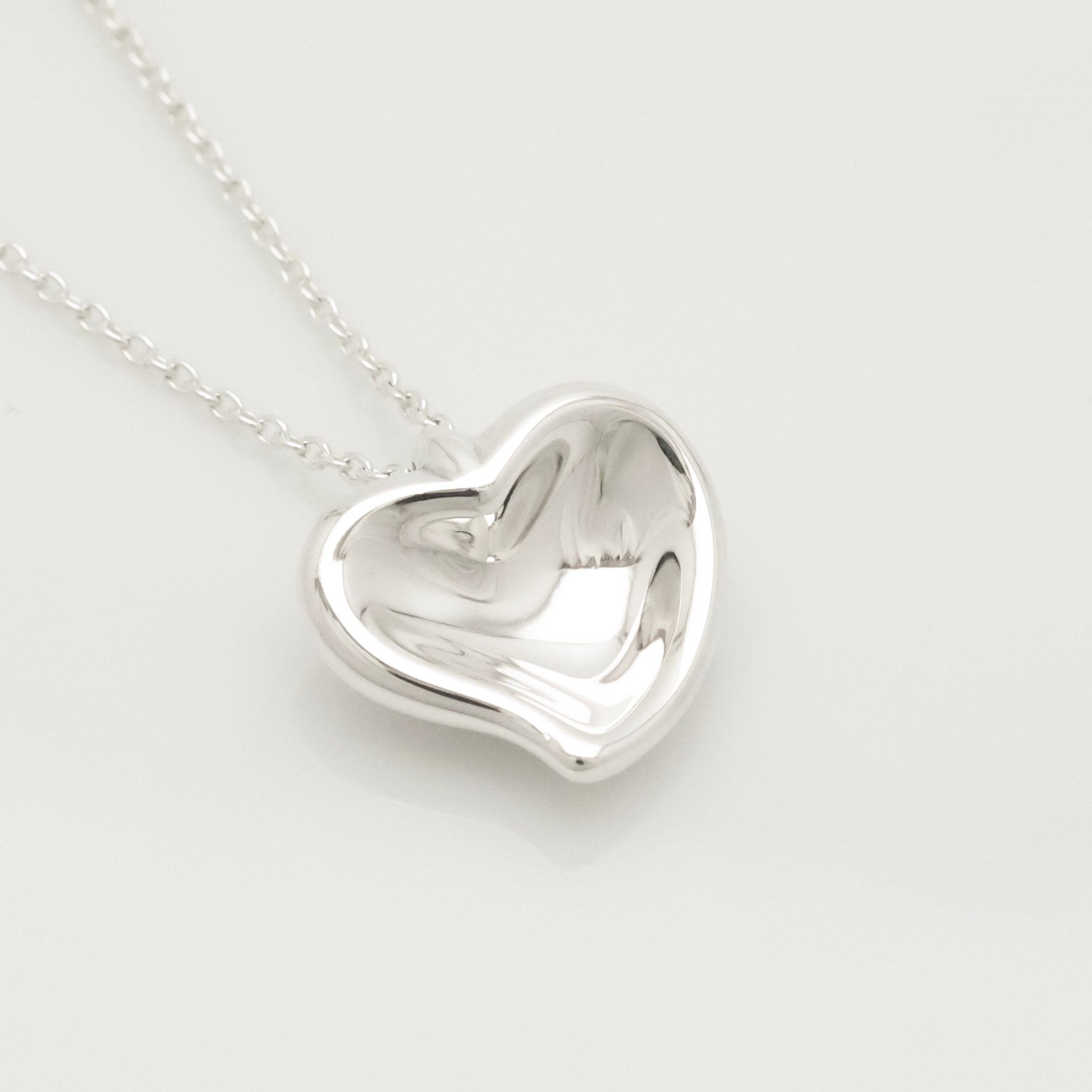 TIFFANY&Co. カーブド ハート エルサペレッティ ネックレス AG925