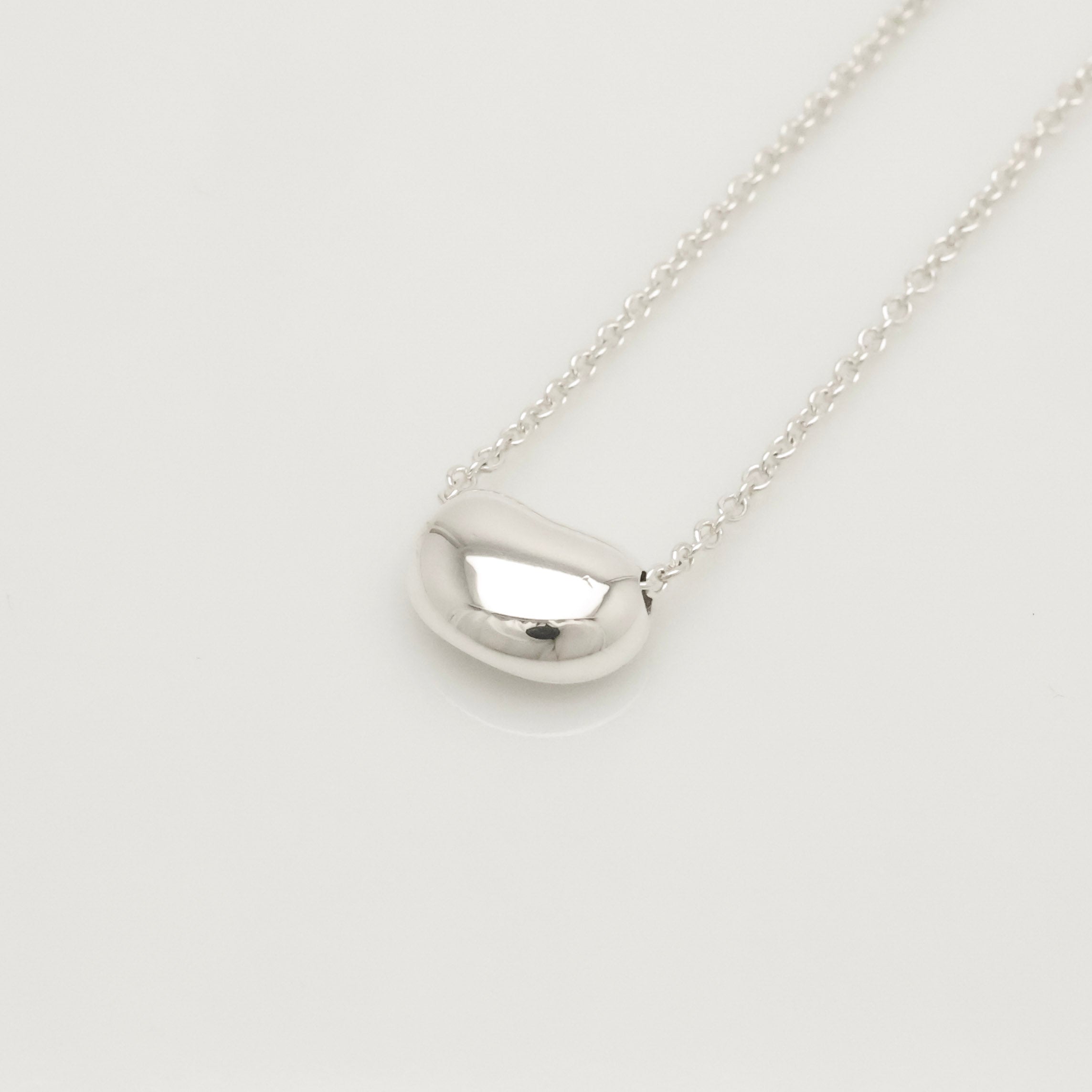  Tiffany & Co. Peretti Mini  Bean Necklace  Sterling Silver 925 